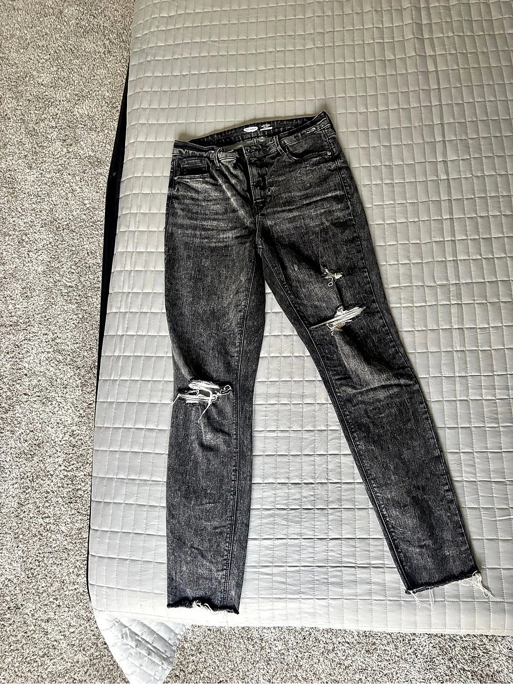 Old Navy Rockstar Super Skinny High-Rise Secret-Slim Pockets Jeans Distressed